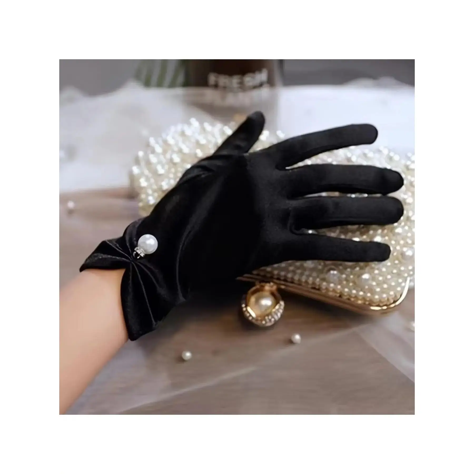 Simple summer sun protection Textured gloves; sheer short satin wedding dress; pearl bridal gloves With Gloves