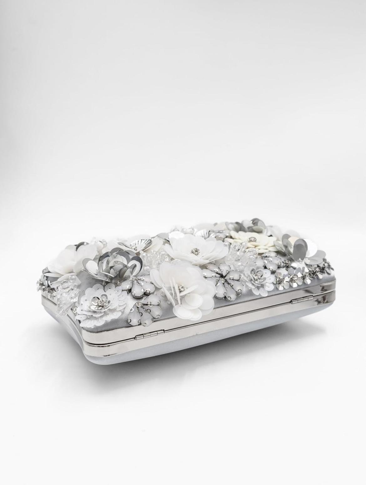 Handmade Beaded Embroidered Floral Clutch Bag, Woman Handbag,Elegant Evening Accessory, Christmas Eve Essentials,Christmas Gifts for Her,Luxury Party Purse, Women's New Year Gift, Valentine's Day Present,Graduation present. Handmade Beaded Embroidered Floral Clutch Bag, Woman Handbag,Elegant Evening Accessory, Christmas Eve Essentials,Christmas Gifts for Her,Luxury Party Purse, Women's New Year Gift, Valentine's Day Present,Graduation present.