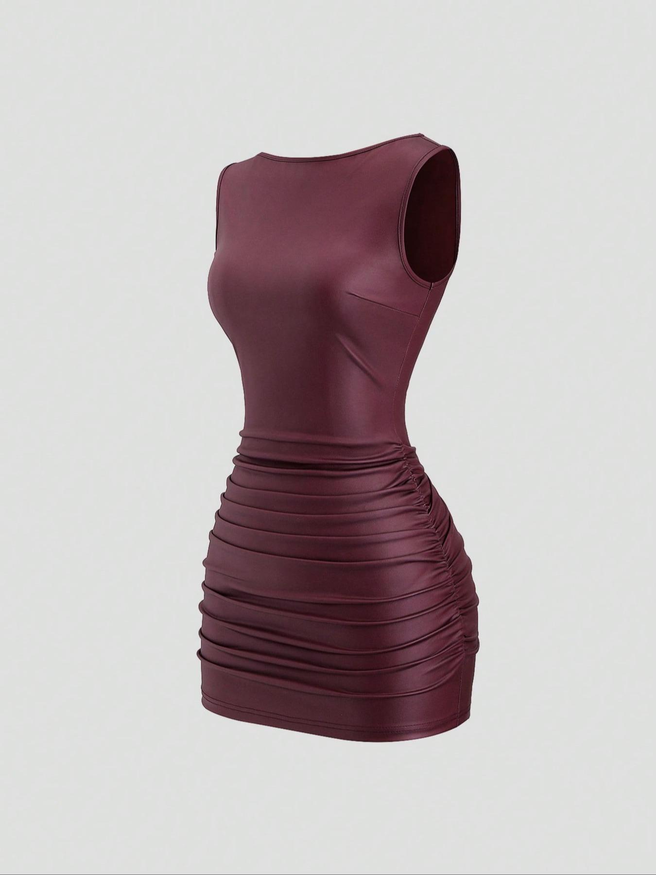 Women's solid color slim-fit sleeveless pleated faux leather dress, pleated design, fits the body shape, elastic waist, sexy midi dress.