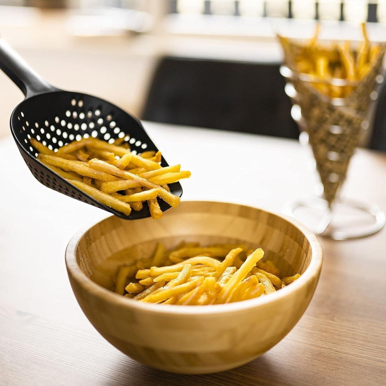 Plastic Strainer Spoon with Handle, Durable Plastic Slotted Spoon, Pasta Spoon and Pasta Strainer, Convenient for Cooking, Baking, and Draining Food, Efficient