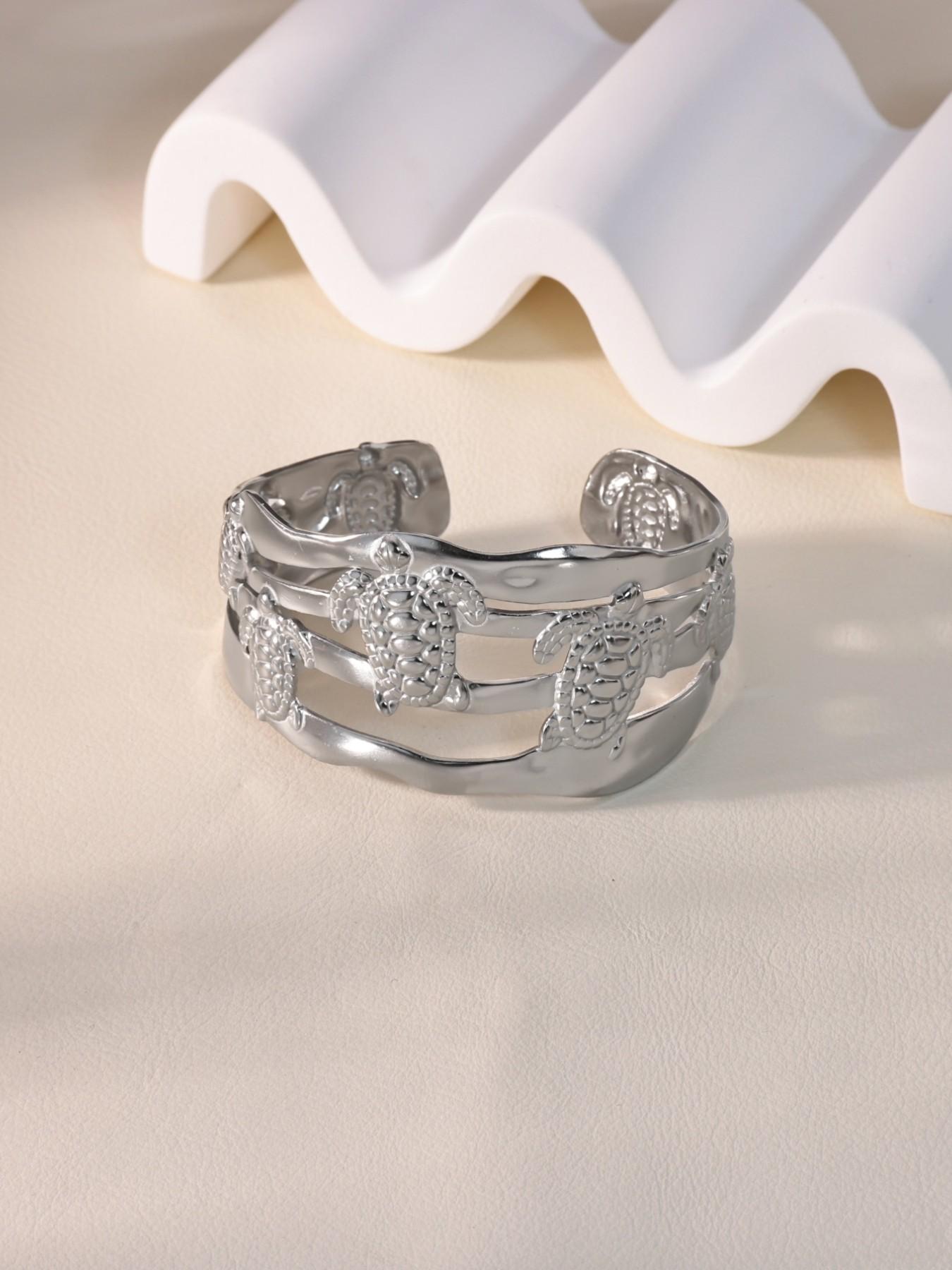 Stainless Steel Turtle Bracelet for Women, Silver Color, Casual Style, Waterproof, Perfect Gift for Birthdays, Parties, Weddings, Holidays