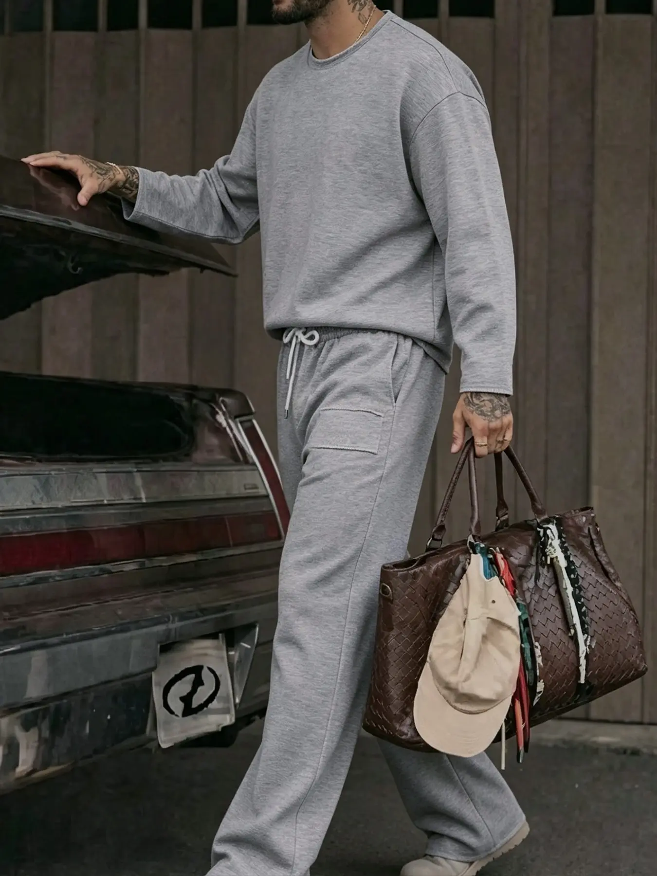 Men's Light Heather Grey Oversized Crew Neck Sweatshirt 2 Piece Tracksuit, Soft Plain Long Sleeve Pullover, Elastic White Drawstring Wide Leg Sweatpants With Side Patch Pocket, Comfort Breathable Co-ord Set For Street Daily Travel & Home Loungewear