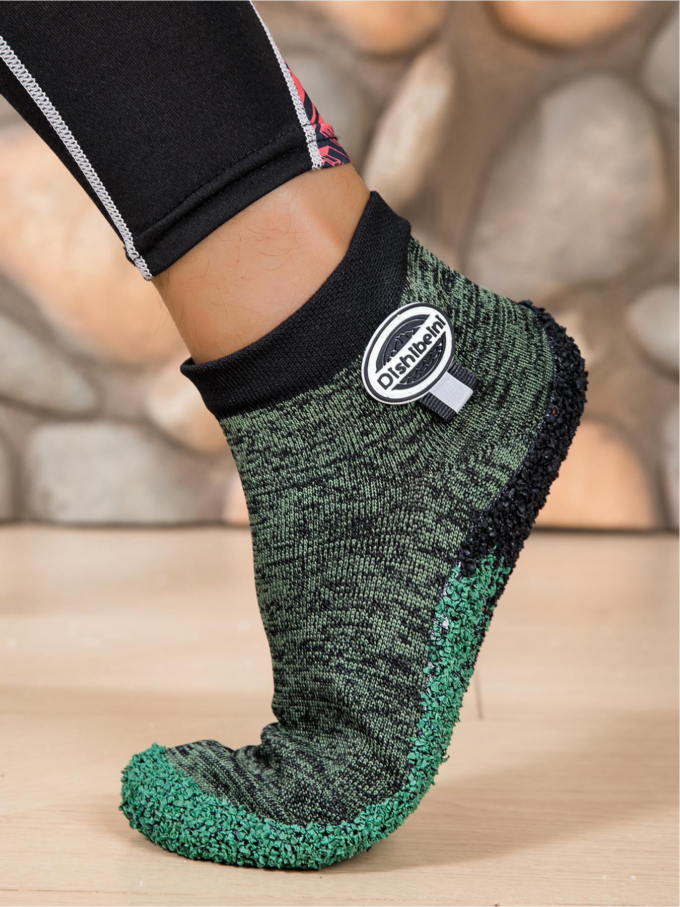 Men's new style fitness yoga barefoot shoes, diabetes shoes, soft fabric, breathable, quick drying, widened toe cap, comfortable package, color particle soles, strong grip on the ground, easy on and off style, yoga fitness hiking multi scene wear