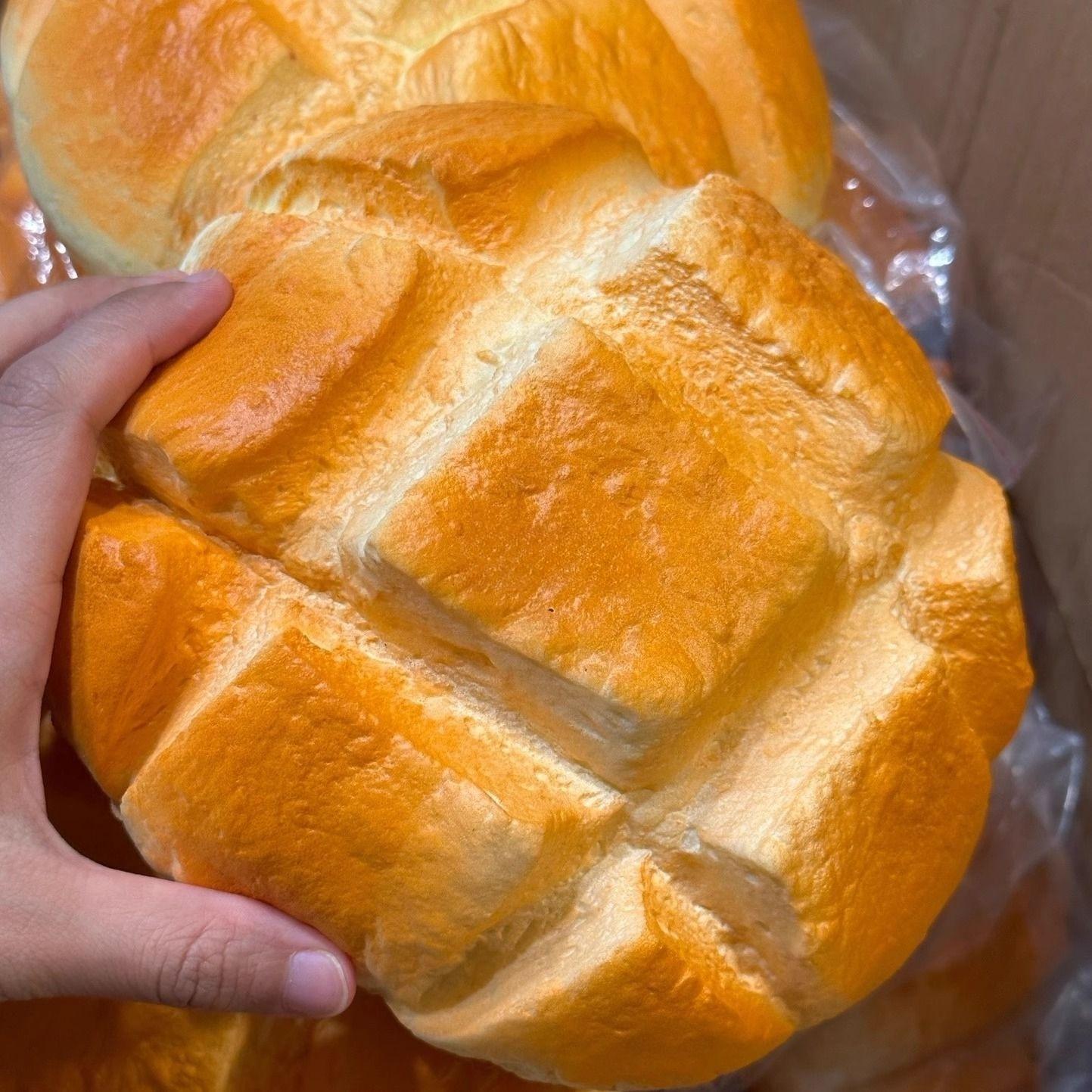 High Quality Slow Rising Squishy Bread Kawaii Squishies Oversized Pineapple Bun Stress Relief Toy Prank Decoration Unique Birthday Gift