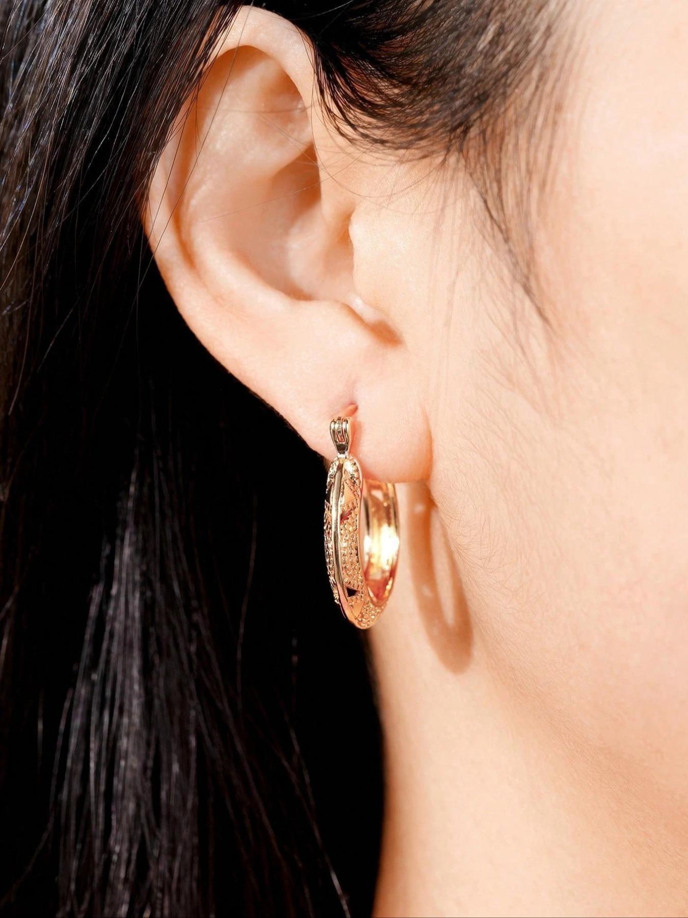 Alloy Hollow Out Floral Earrings, Unique Metal Ear Cuffs, Perfect for Daily Wear, Ideal Gift for Friends, Festival Presents