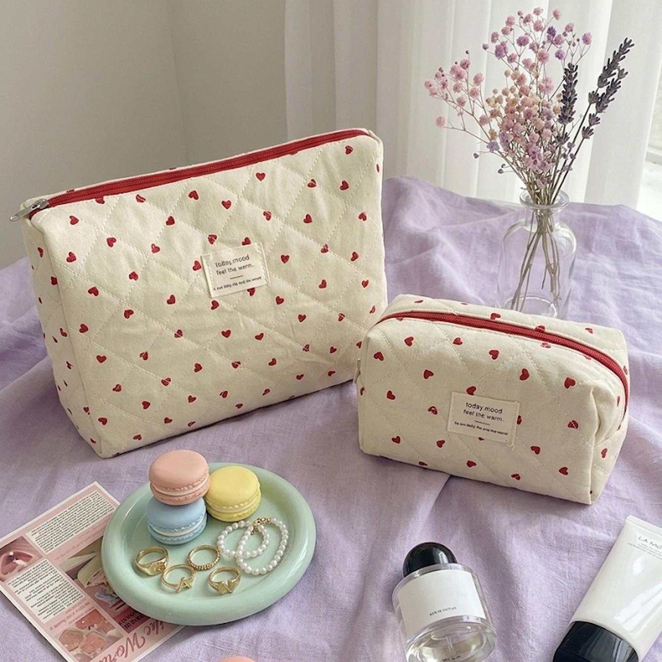 3/1Pcs Quilted Heart Pattern Travel Makeup Bag, Large Capacity Portable Cosmetic Bag, Ideal for Women/girls, Perfect Gift for Travel