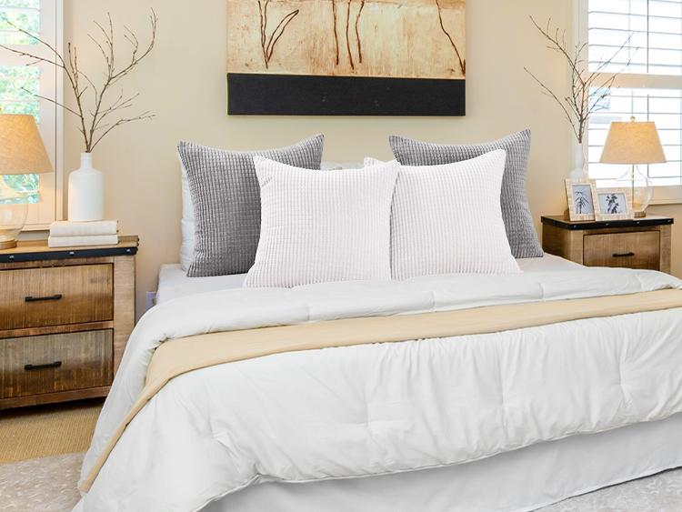 Deconovo Corduroy Throw Pillow Covers（Set of 2）Square Cushion Cover with Stripes Cases for Bedroom Sofa Living Room Couch