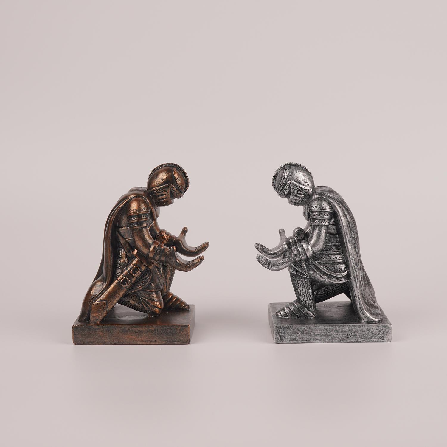 Creative Resin Sunglasses Stand, Gentleman Pen Holder, Pencil Holder, Knight Sword Display Rack, Office Desk Organizer, Sun Glasses Storage Bracket, Office Desk Accessories