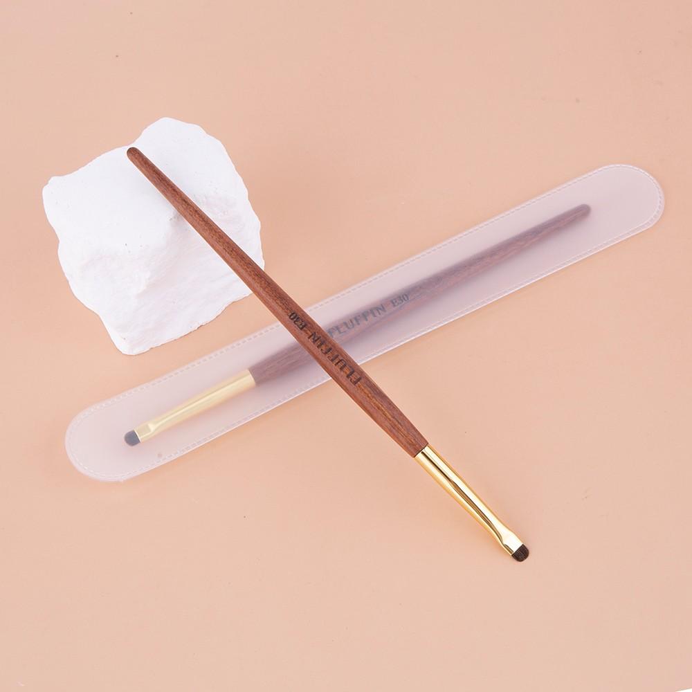 E30 Horse Hair Fine Eye Shadow Brush, Small Eyeshadow Eyeliner Brush, Handmade Rosewood Copper Pipe, Makeup Brush for Eye Puffiness Details, Cosmetic Brushes