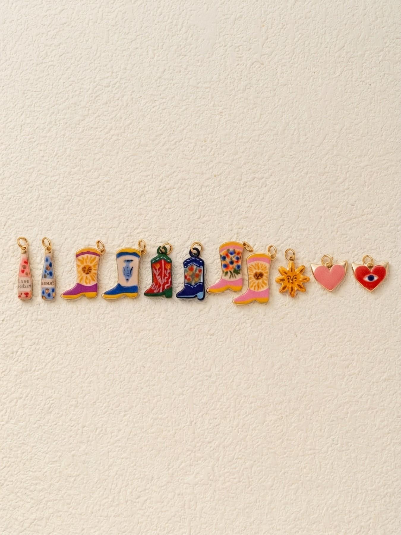 1PC fashionable commuting bohemian style pendant, painted enamel, flower boots, heart-shaped eyes, bottle, boot series pendant, copper plated 18K gold, suitable for DIY fashion accessories such as keychains, bags, and jewelry