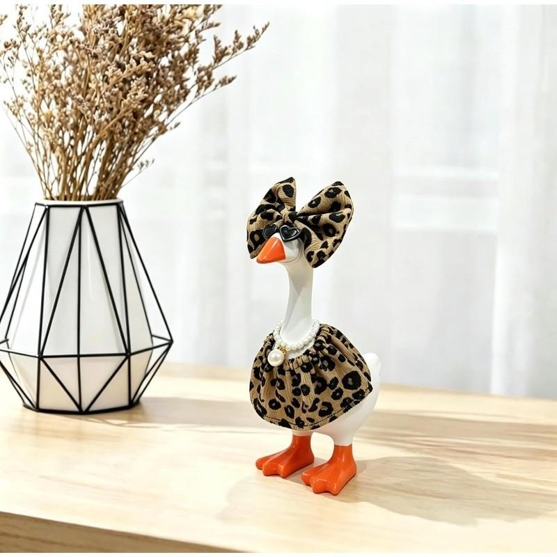 7-Inch Leopard Print Desktop Goose Statue Costume Set, Fun Summer Harvest Festival Decorative Piece, Ideal Gift for Party, Perfect Accent for Goose Statues