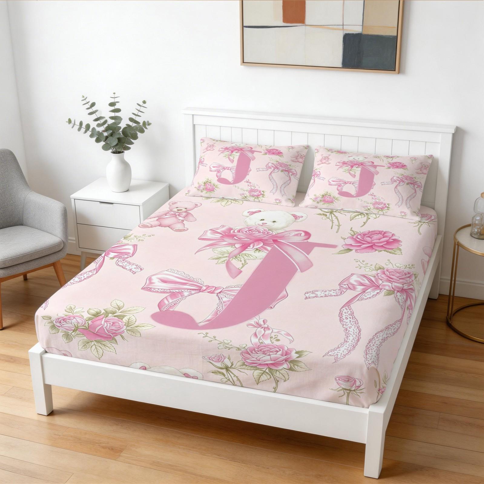 Pink Coquette Initial Letter Fitted Sheet Set, Soft Skin-Friendly, Cute Teddy Bear & Rose Floral Bedding, Girly Bow Print, 3 Pieces (1 Fitted Sheet + 2 Pillowcases), Deep Pocket, Aesthetic Room Decor, Perfect Gift