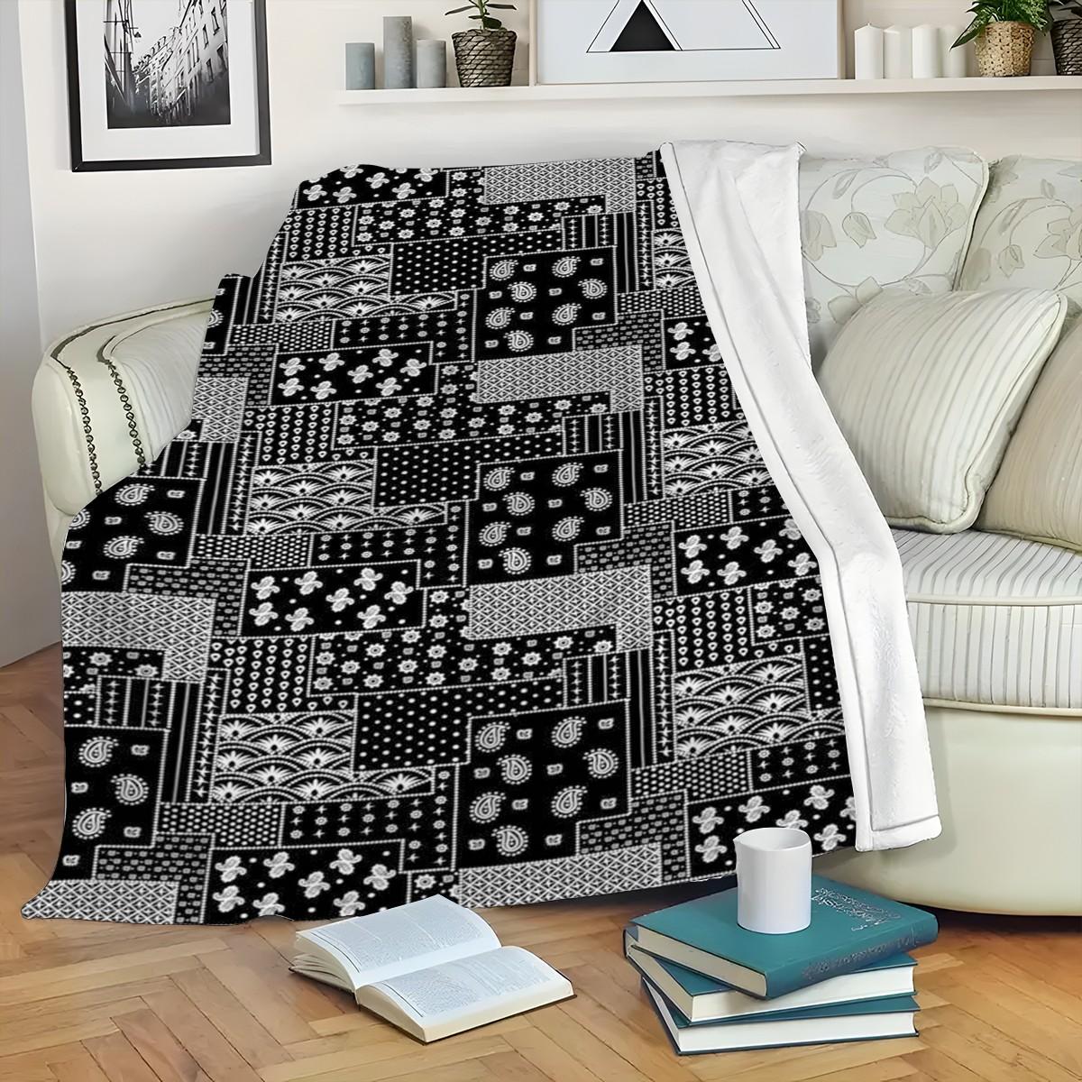 1pc Paisley Pattern Flannel Blanket, Outdoor Travel Universal Cover Blanket, Extra Large Soft Comfortable Digital Print Blanket