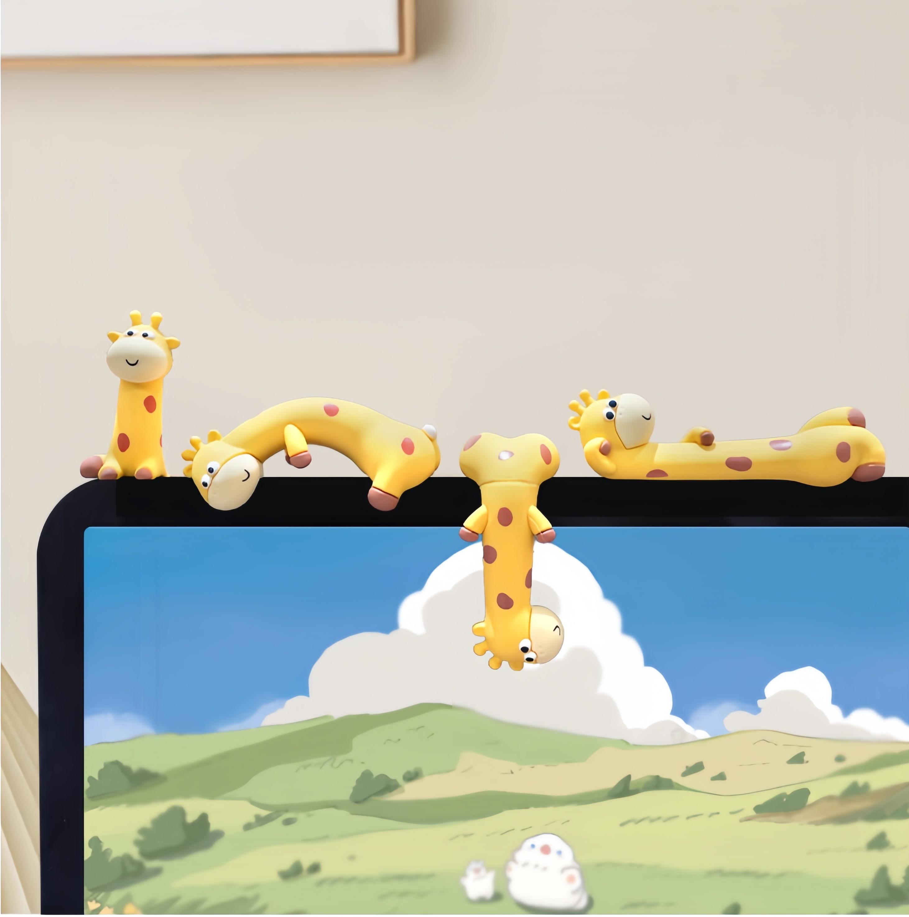 Cute Giraffe Mini Figurine, Display Decor, Car Interior Decorative & Girl Car Interior Accessories, Resin Animal Desktop Decoration for Screen and Desk, Car Accessory