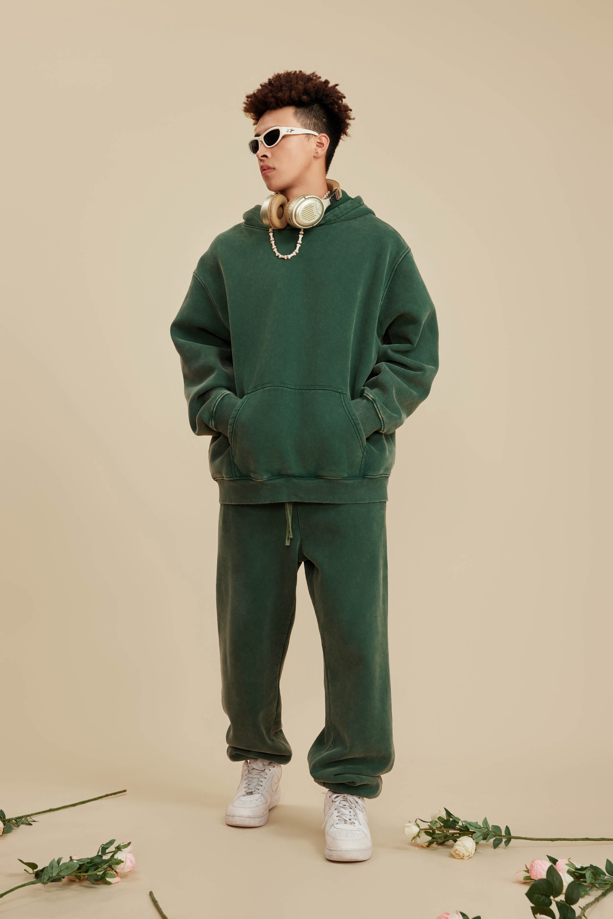 FAIABLE Casual Oversized Top，Unisex Acid Wash Hoodie Pullover This sweatshirt is crafted for both men and women, offering an athletic and warm feel. With long sleeves and a relaxed fit, it's made of soft material, ideal for leisure sweaters SpringStatemen