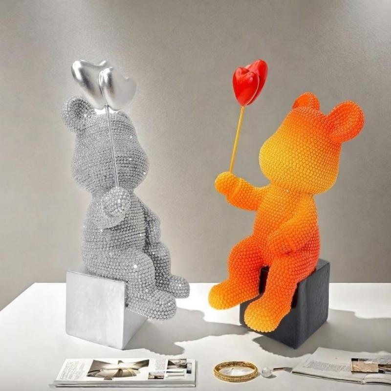 Resin Balloon Sculpture Bear Decor, Heart Design Bead Ornament, Ideal for Home Office Living Room Bedroom Gift, Unique Decoration Piece