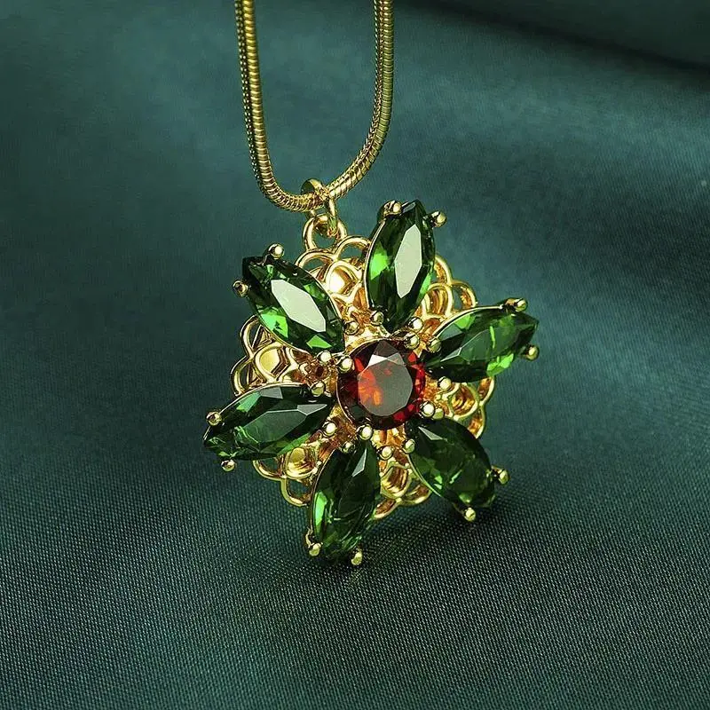 Women's Lost Princess Inspired Paris Romance Necklace, Anastasia-Style Flower Design Pendant with Emerald Gemstone, Gift for Adults