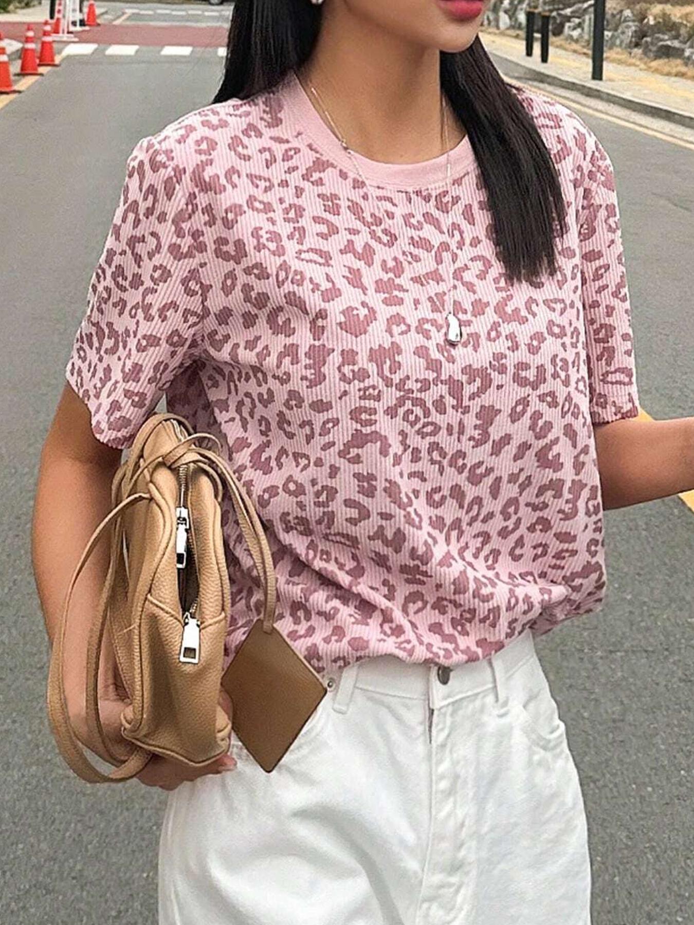 1 Piece Retro Leopard Print Ribbed Short-Sleeve Top | Euro-American Fashion Vibe | Short-Sleeve Cut + Leopard Print Element