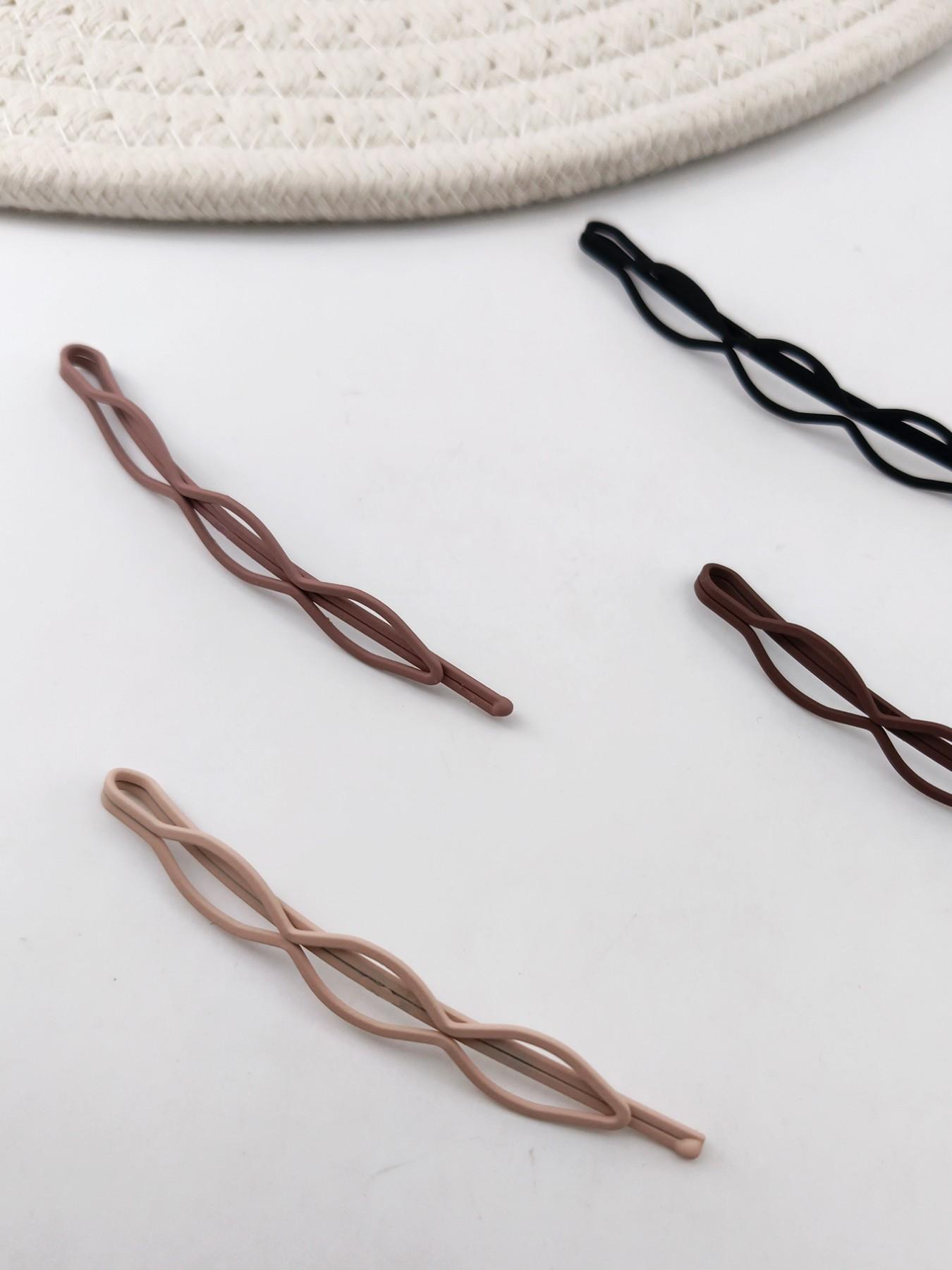 1 Pack of 4 7cm Triangular Hair Clips, Solid Color Simple Design, Strong Hold, Ideal for Commuting, School, Daily Use