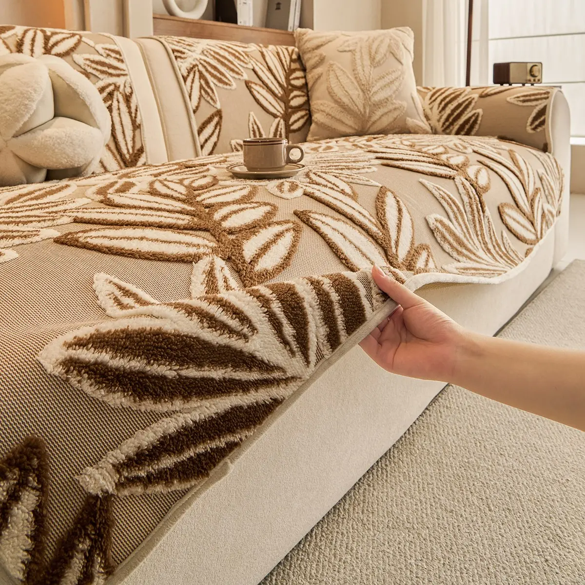 Classic Plush Sofa Cover, Leaf Pattern, Jacquard Craft, Ultra Soft, Pet Friendly, Machine & Hand Washable, Ideal for Living Room, Bedroom, Office, Non Slip Couch Cover