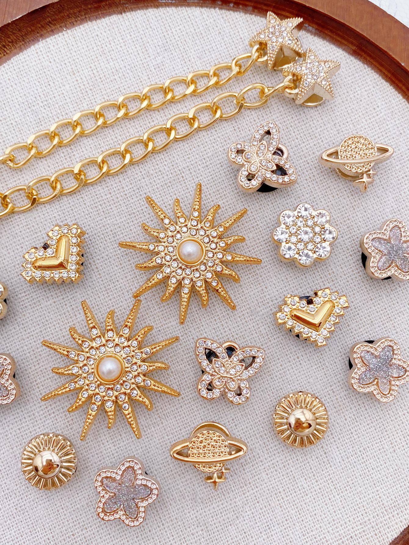 18pcs Fashionable Sunflower Butterfly Flower Heart Abs Chain Shoe Clips, Detachable DIY Shoe Flowers, Shoe Charms, Decorative Shoe Accessories, Shoe Decoration Charms, Perfect for Parties and Gifts