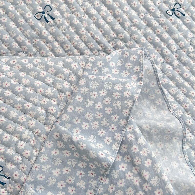 1pc Floral Pillowcase, Quilted Edge Design, Thickened Comfort, Breathable, Suitable for All Seasons, Bedding Accessory