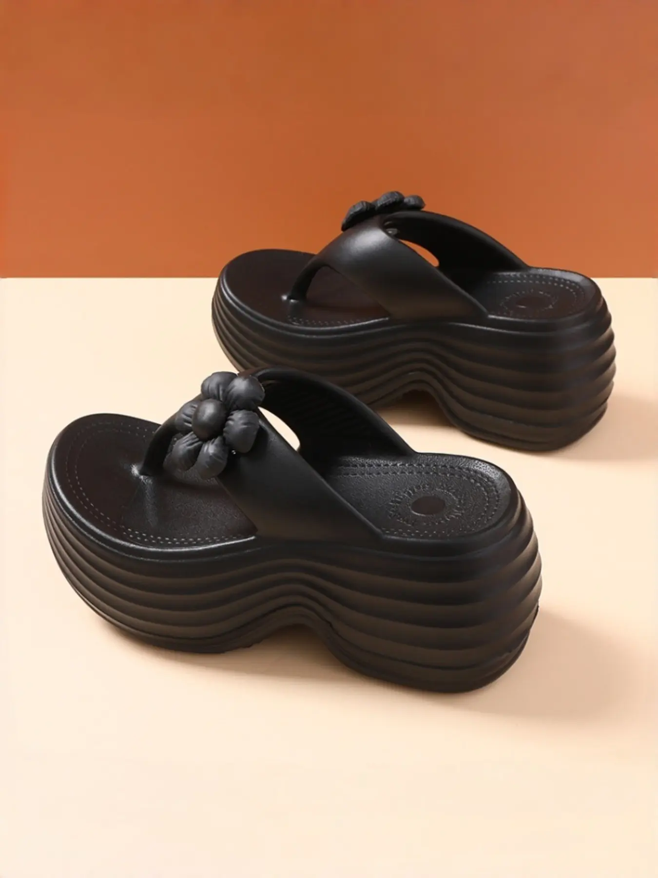 1 Pair Trendy Fashion Women Thick Sole Flip Flops Size 33-40 Street & Casual Summer Slippers - 4 Colors Available EVA Material Anti-Slip Heightening Casual Fashion Footwear Daily Fashion Footwear