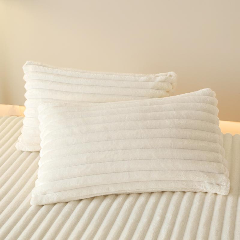 Luxury Faux Rabbit Fur Striped Fitted Sheet 3-Piece Set Soft, Warm Solid Color Bedding, Premium Set (Includes 1 Fitted Sheet + 1/2 Pillowcases), All-Season Use, Perfect for Bedroom, Dorm, Sofa Décor & Christmas Gift