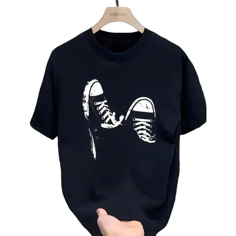 New minimalist printed T-shirt for summer—a breathable, short-sleeved, crew-neck top. A unisex style featuring soft, substantial fabric; it offers a versatile, casual streetwear look. A new arrival for the season.