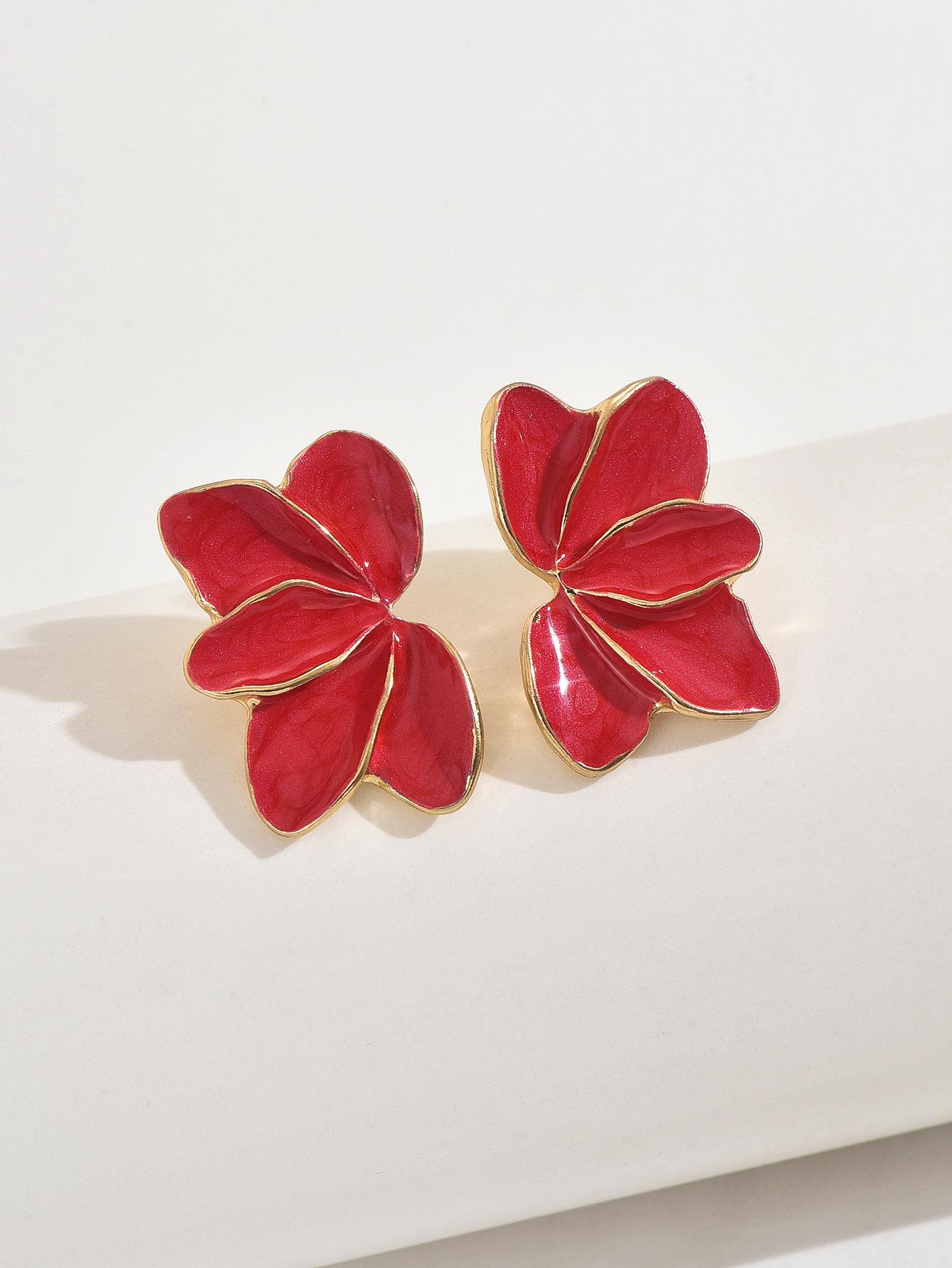 Country-style, fresh and sweet, colorful flower petal stud earrings, elegant dopamine-shaped flower drop earrings, leaf-shaped earrings