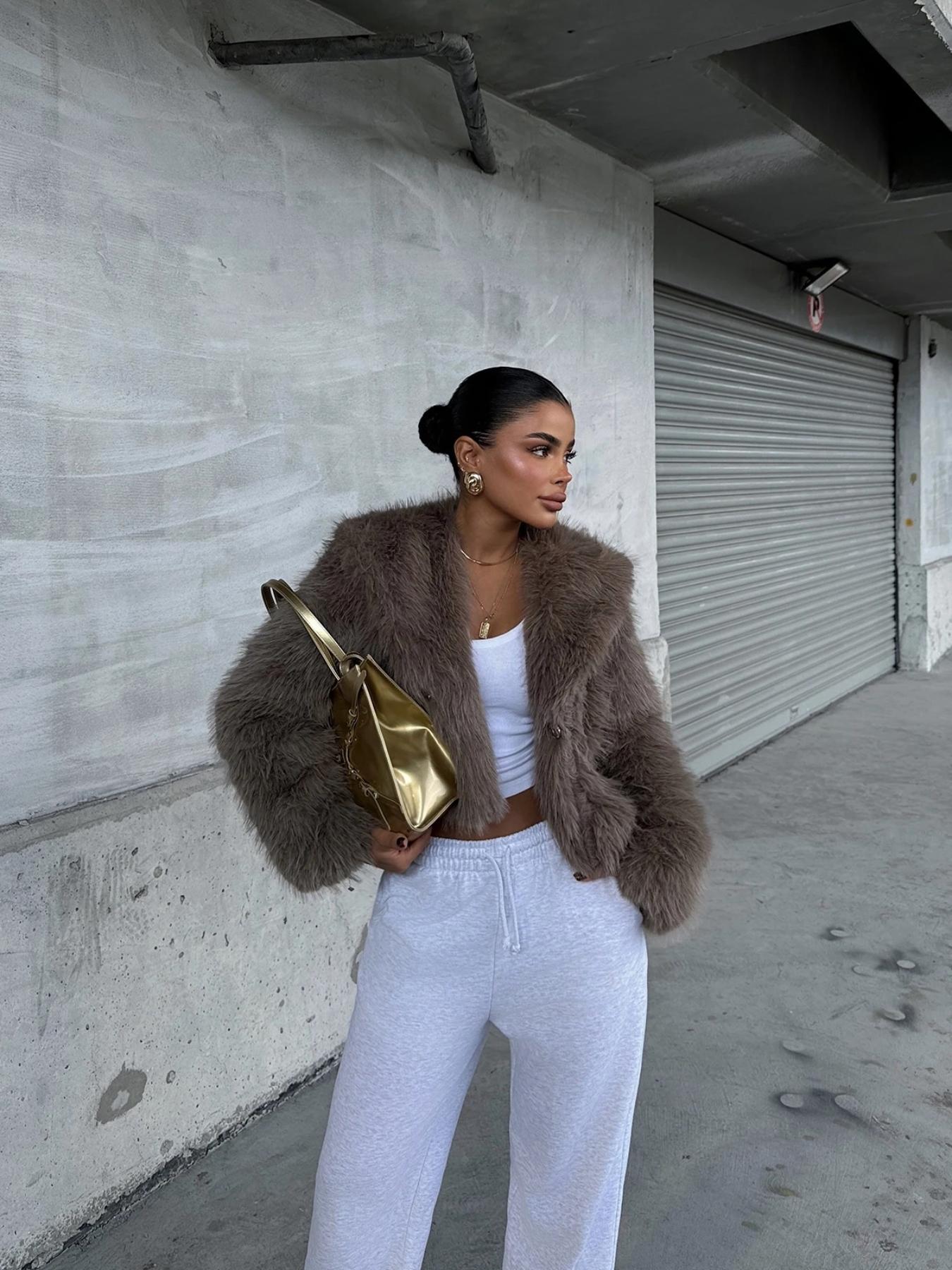 Women's Casual Fashion Hooded Faux Fur Fitted Coat, Thick Woven Fabric Outerwear, Warm Short Winter Jacket, New Arrival