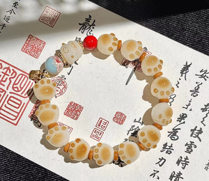 Elegance never goes out of fas