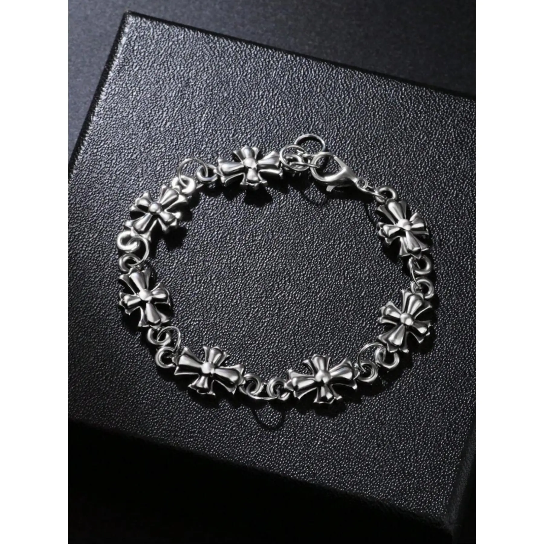 Vintage Punk Cross Leather Bracelet for Men, Fashionable Bracelet with Zinc Alloy Chain, Everyday Jewelry, Ideal Gift for Birthdays and Engagements