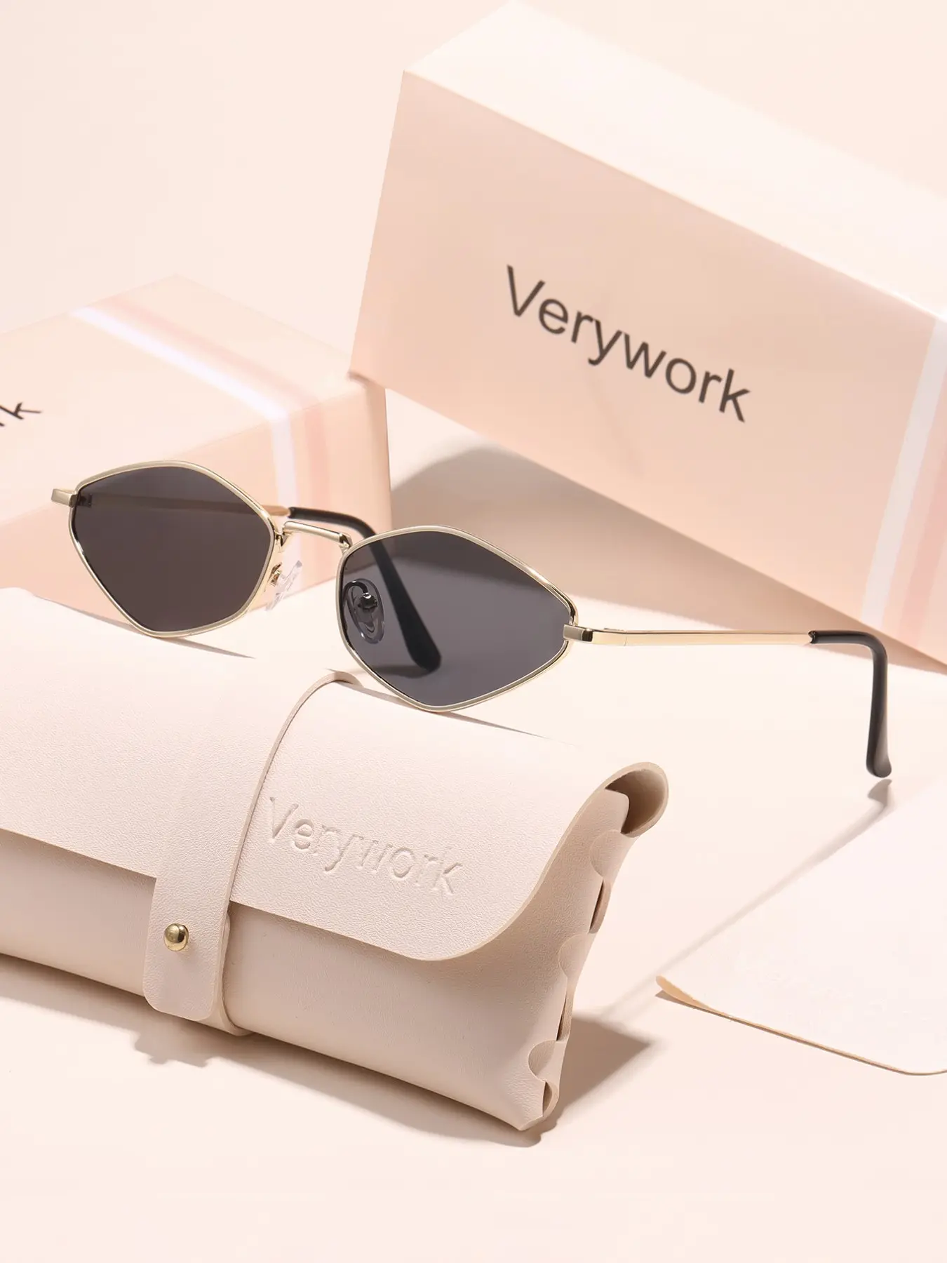 Women's Fashion Sunglasses with Uv400 Protection, Includes Storage and Cleaning Cloth, Ideal for Daily Commute, Vacation, Shopping, Photography