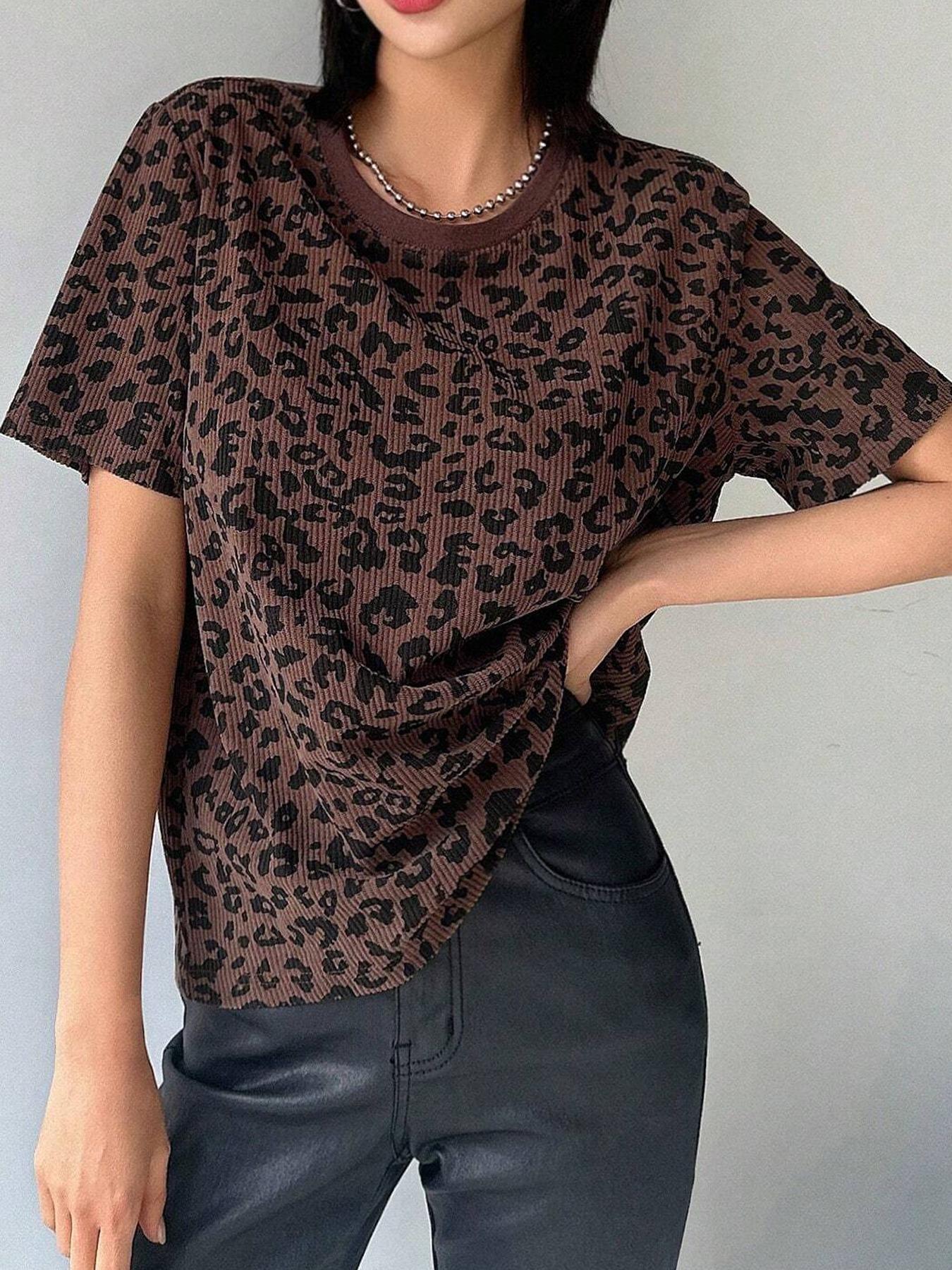 1 Piece Retro Leopard Print Ribbed Short-Sleeve Top | Euro-American Fashion Vibe | Short-Sleeve Cut + Leopard Print Element
