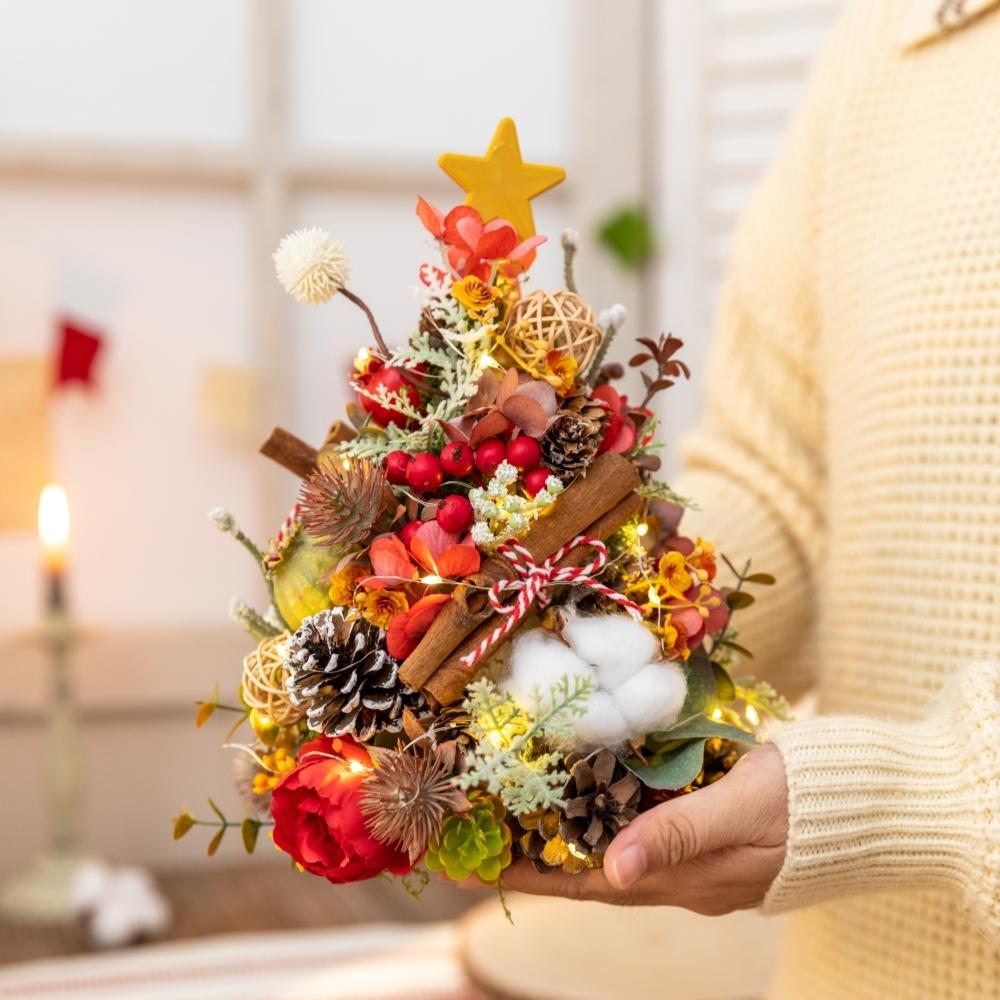 Fall Vintage Artificial Christmas Tree Ornament, Artificial Flowers with Wooden Base, Christmas Decor, Fake Plants, Home Room Office Decor, for Holiday Autumn Thanksgiving Christmas Party Decor, Coffee Shop Atmosphere Decor, Does not include light strings Fall Vintage Artificial Christmas Tree Ornament, Artificial Flowers with Wooden Base, Christmas Decor, Fake Plants, Home Room Office Decor, for Holiday Autumn Thanksgiving Christmas Party Decor, Coffee Shop Atmosphere Decor, Does not include light strings