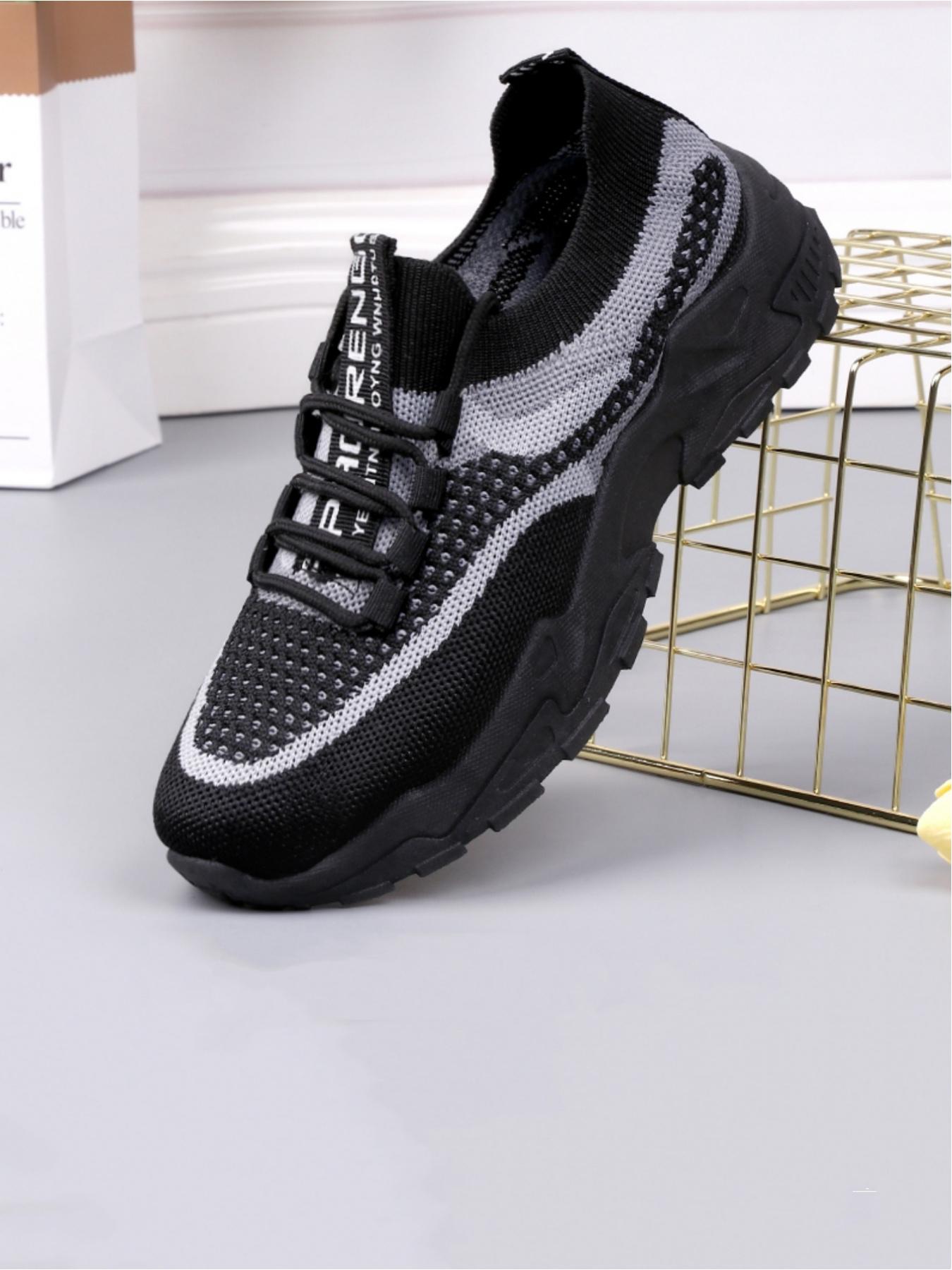 Women's casual sports shoes, breathable, lightweight, comfortable and fit the foot shape, thick sole with strong and strong support, contrasting color design for daily versatility, preferred for daily commuting and casual wear
