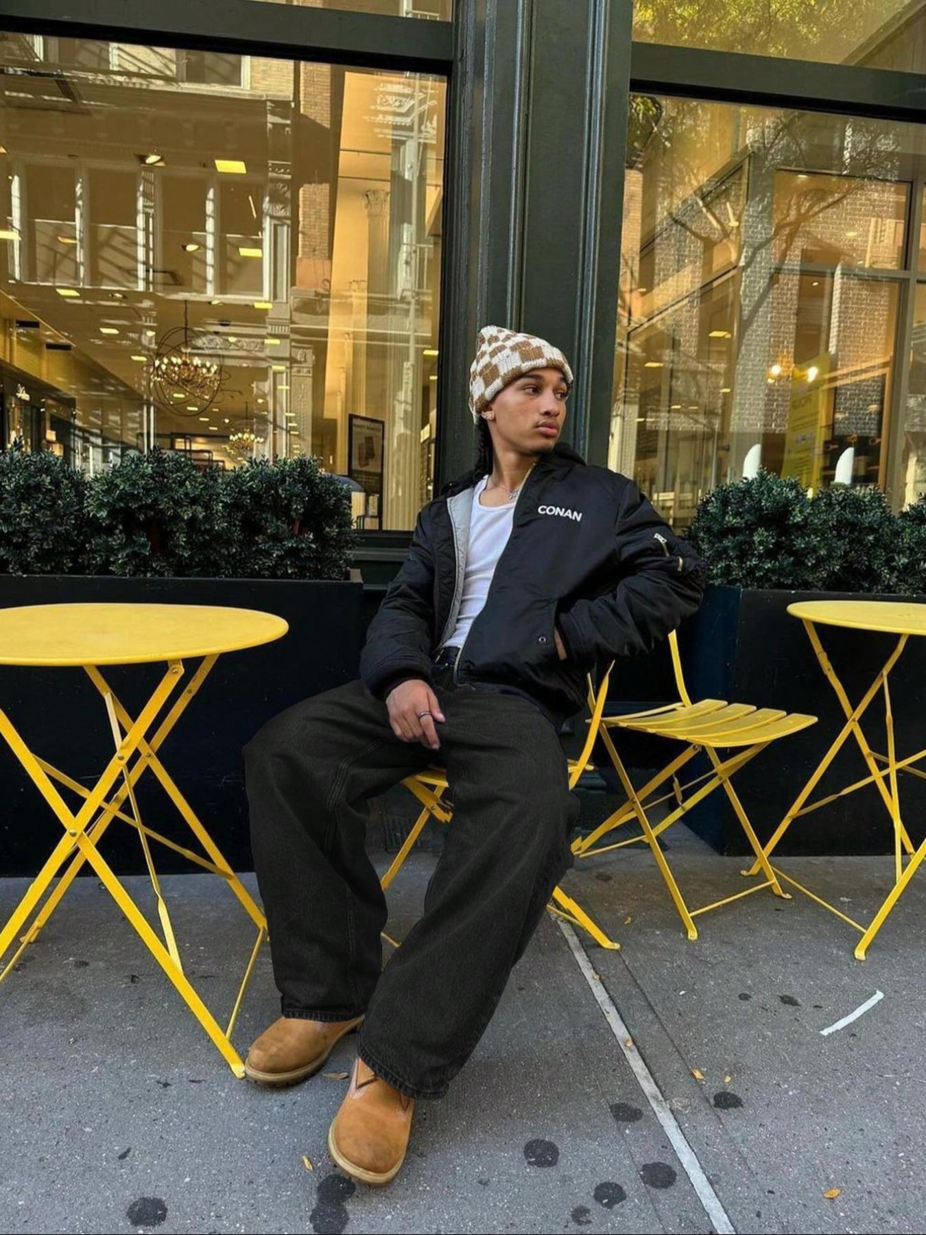 Men's Loose-Fit Denim Jeans, Comfortable Casual Style, Plain Pattern, Button Fly Closure, All Seasons Wear, Trendy Street Fashion, Streetwear