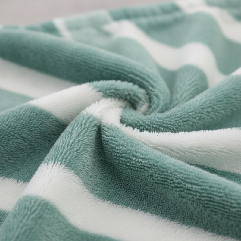 2pcs Set 80*210cm Plus Size Bathrobe + Shower Cap with Adjustable Suitable for XXXL-XXXXL  Bathrobe Suitable for Home and Travel Sweat Steaming 31.4*82.6in