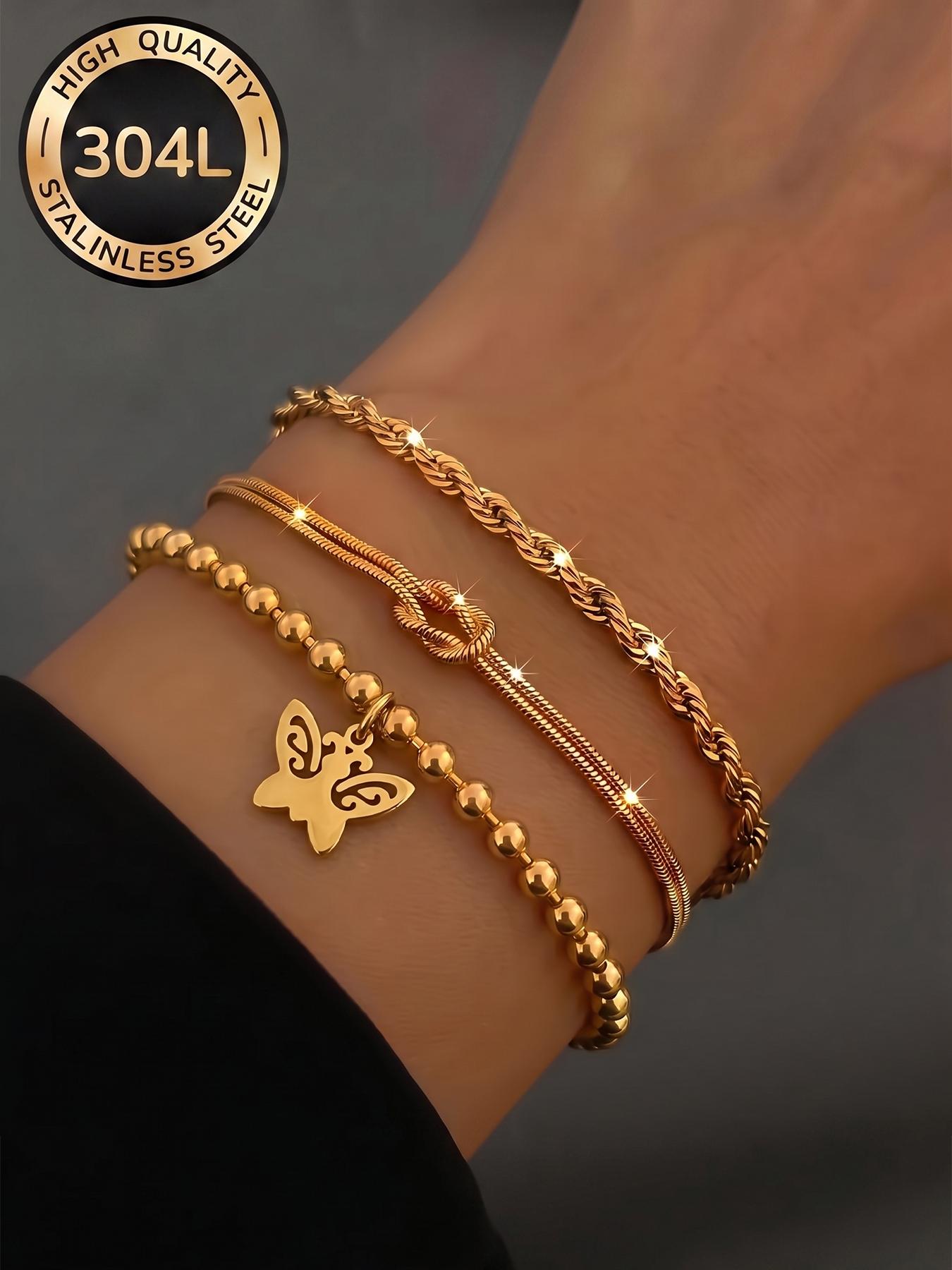 A versatile bracelet for light luxury and gentle commuting,with delicate luster and low-key radiance shining on the wrist.Whitening up the skin tone on the hands,suitable for work,shopping,dating,and travel,and can be worn freely in various scenarios