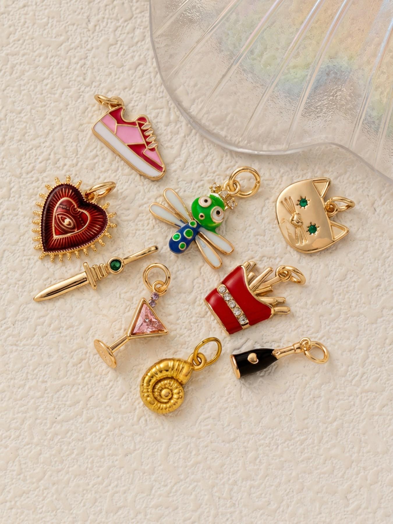 1PC Fashion Bohemian Style Pendant, Wine Glass, Shoes, French Fries, Champagne, Food Sports Series Pendant, Copper Plated 18K Gold, Suitable for DIY Fashion Accessories of Keychains, Bags, Jewelry