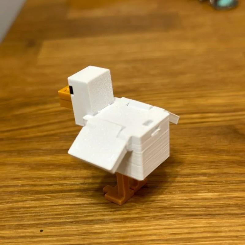 3D Printed Minecraft Feather Chicken Keychain Toy, Rotatable Desk Ornament, Collectible Gaming Accessory, Perfect Gift for Gamers