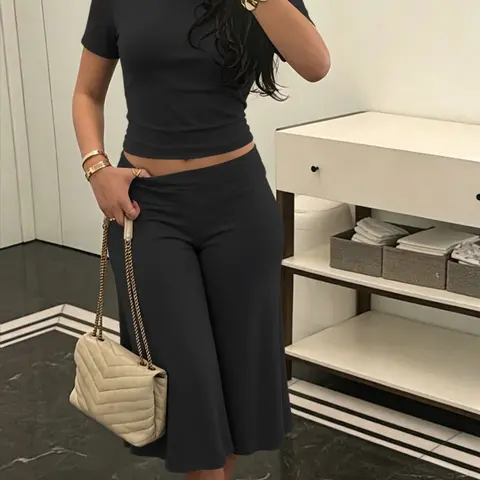 LW Zillionaires Round Neck Short Sleeve Top and Capri Pants Set, Solid Color Versatile Outfit, Perfect for Daily Wear and Sports, Athleisure Tracksuit, Women's Casual Tracksuit for Fall Season, Stylish Casual Tracksuit