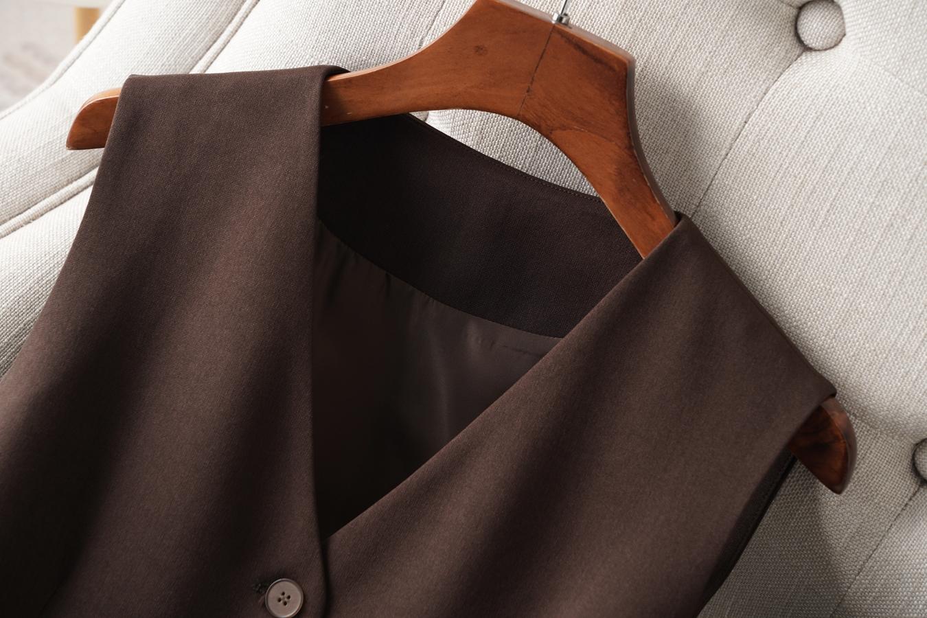 Women's Solid V Neck Button Vest Blazer, Casual Plain Color Waistcoat for Work Office Business, Ladies Spring & Fall Clothes