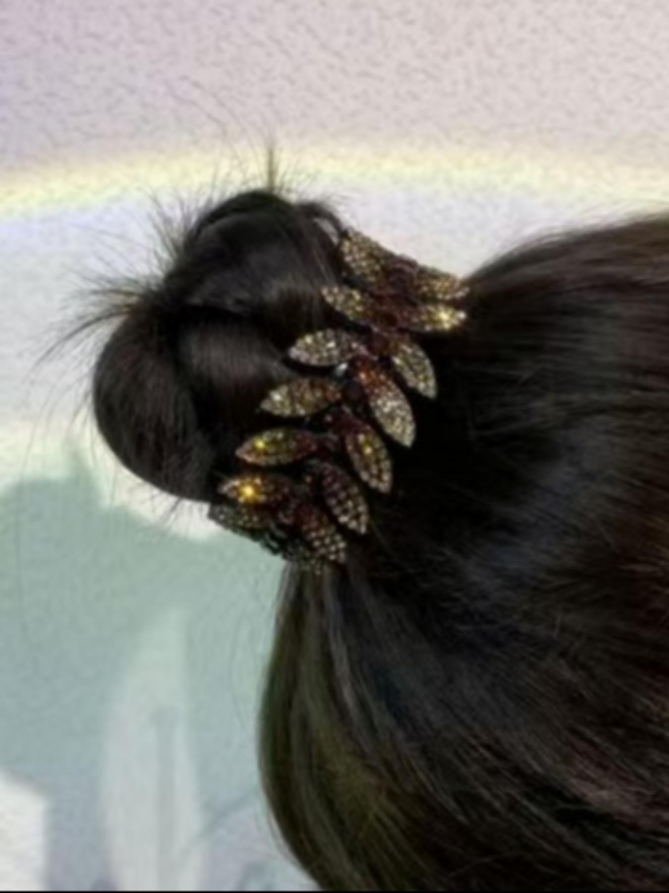 Women Hair Claw Clip with Rhinestone Flower Design, Random Color Crystal, Stylish Updo Hair Accessory for Daily Wear, Wedding & Special Occasions