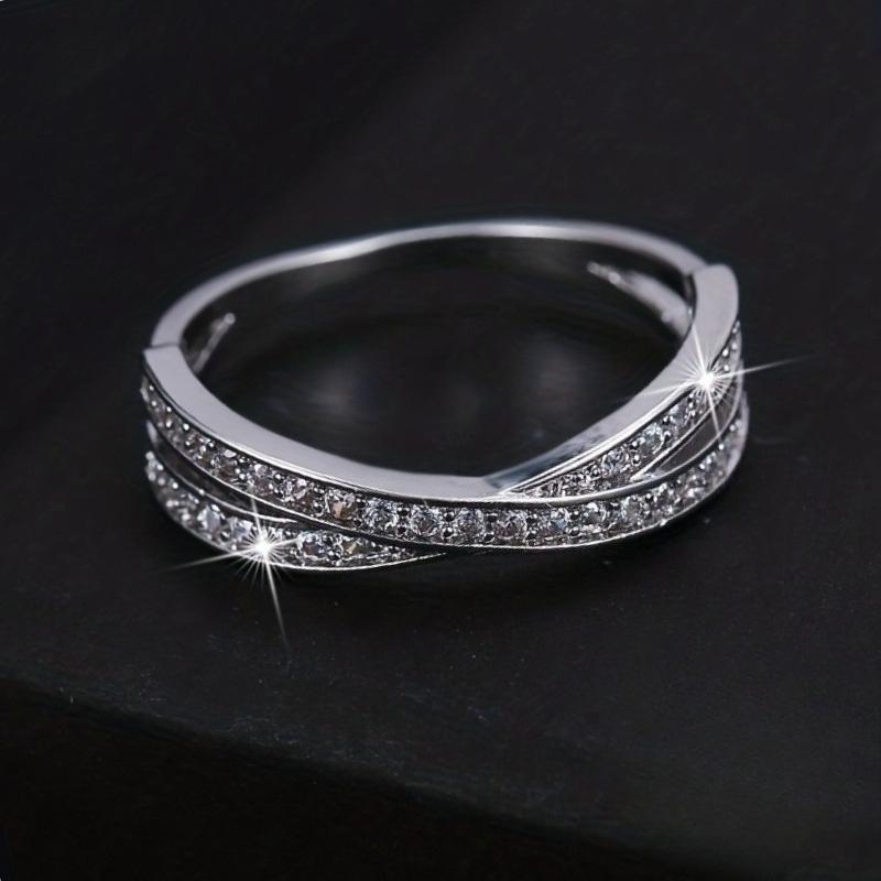 Classic inlaid white cubic zirconia women's ring suitable for parties, banquets, engagements, ladies' jewelry, Valentine's Day anniversary gifts