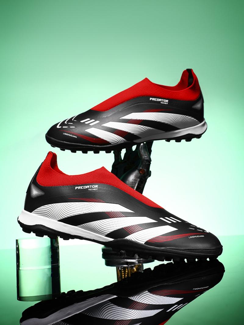 Laceless Stud Soccer Shoes, Suitable for Various Environments, PU Material + Flyknit, Rubber Sole, Strong Grip, Comfortable Lining