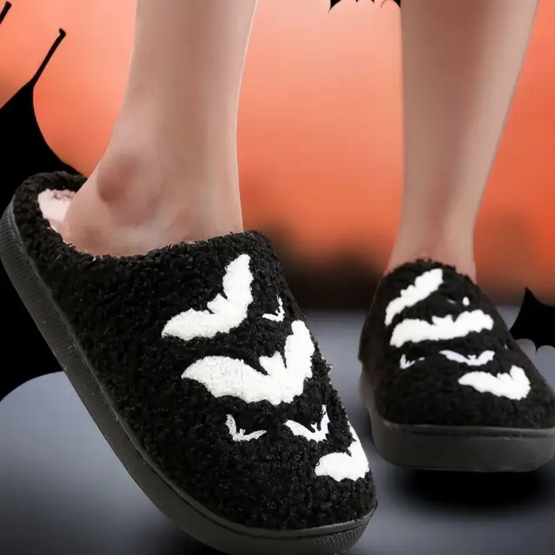 Black Halloween Bat Patterned Plush Slide Home House Slippers with Personalized Embroidery, Rubber Shoe, Suitable for Indoor Autumn Winter Wear, Thick, Soft, Warm, Comfortable, Unisex Footwear, Thick Bottom Slippers