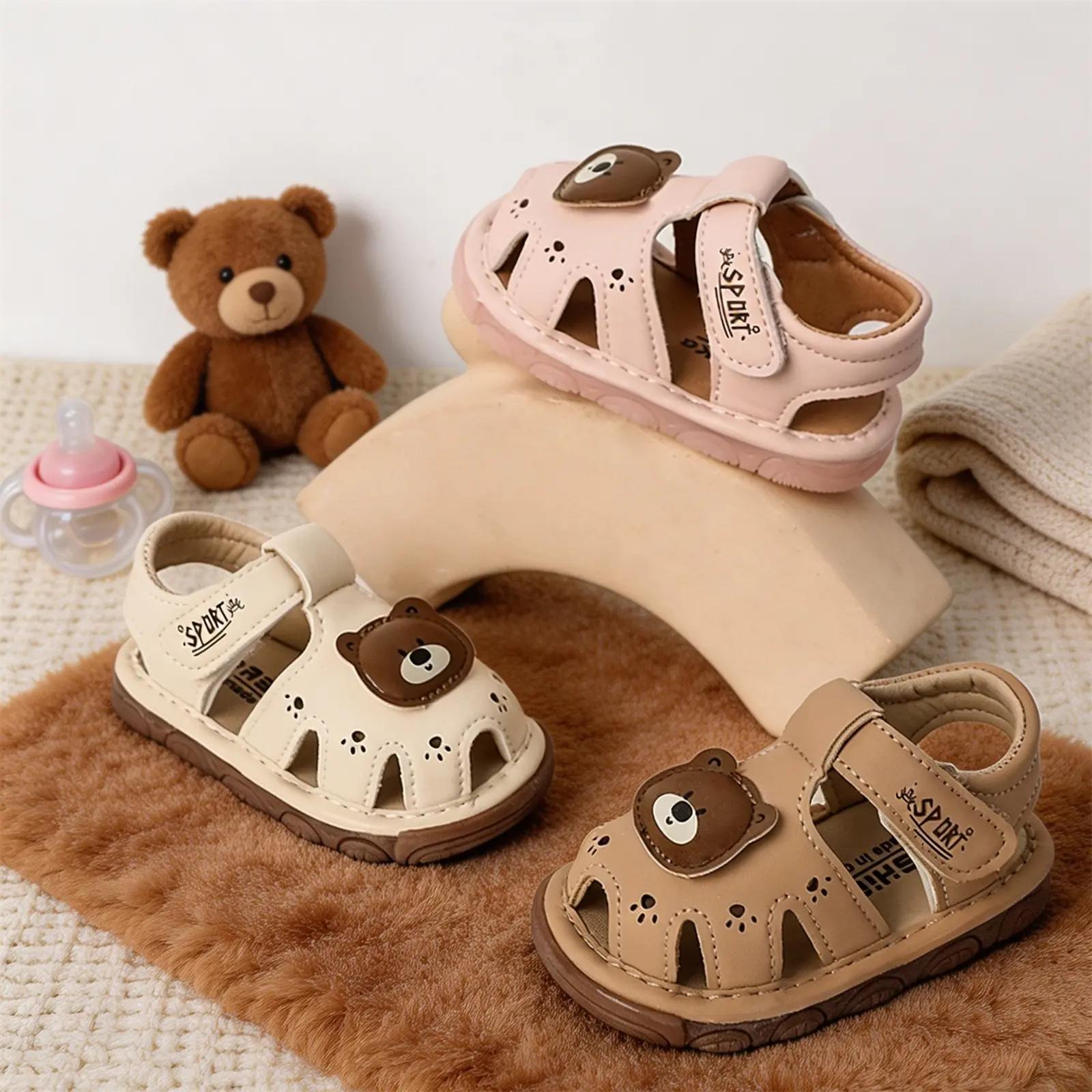 Toddler Baby Boy Girls Squeaky Sandals Cute Cartoon Bear Wide Toe Box Barefoot Shoes Non-Slip First Walking Shoes for Party Wedding Preschool