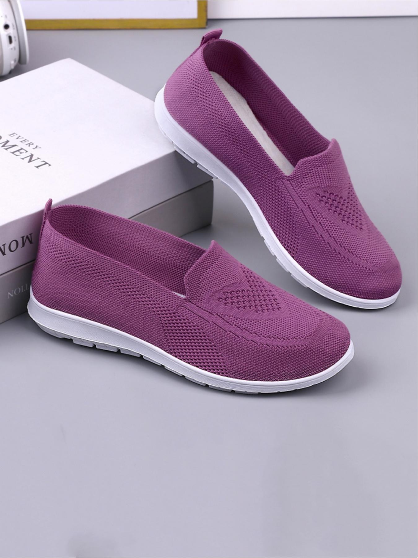 Ladies' casual sports shoes, made of mesh material for comfortable wrapping and lightweight fit, with a simple design of the sole. Available in multiple colors for daily use, ideal for commuting to campus, and a practical gift for girlfriends' birthdays